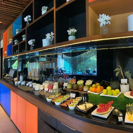 Golden Tulip City Centre Гургаон Экстерьер фото