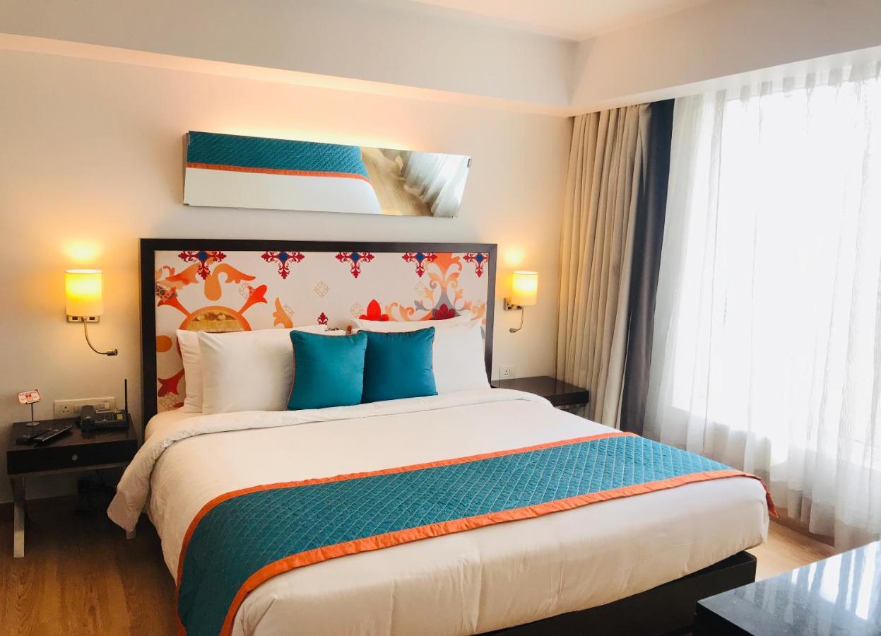 Golden Tulip City Centre Гургаон Экстерьер фото