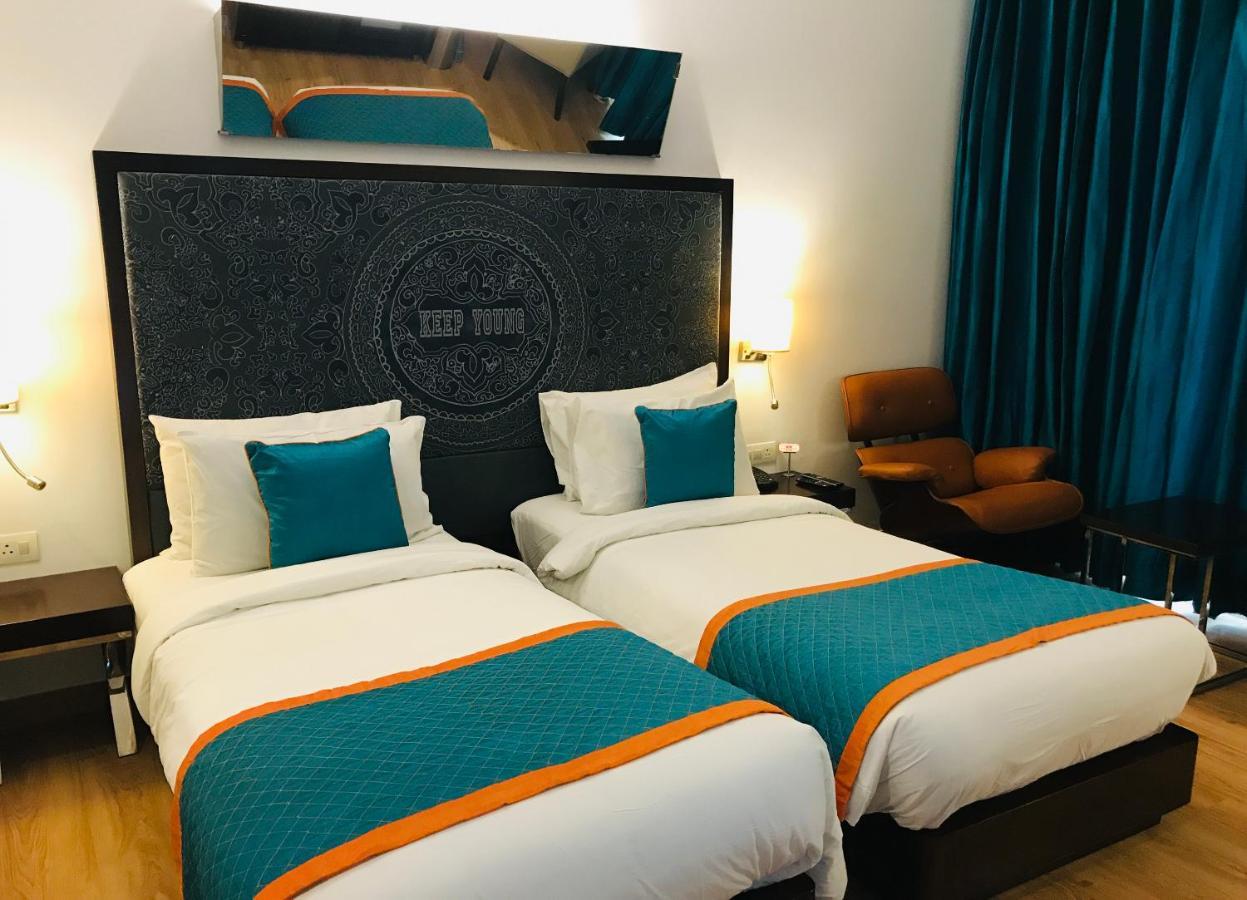 Golden Tulip City Centre Гургаон Экстерьер фото