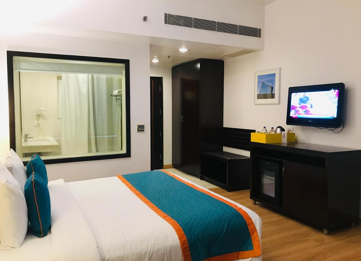 Golden Tulip City Centre Гургаон Экстерьер фото