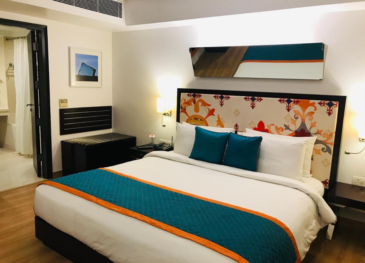 Golden Tulip City Centre Гургаон Экстерьер фото