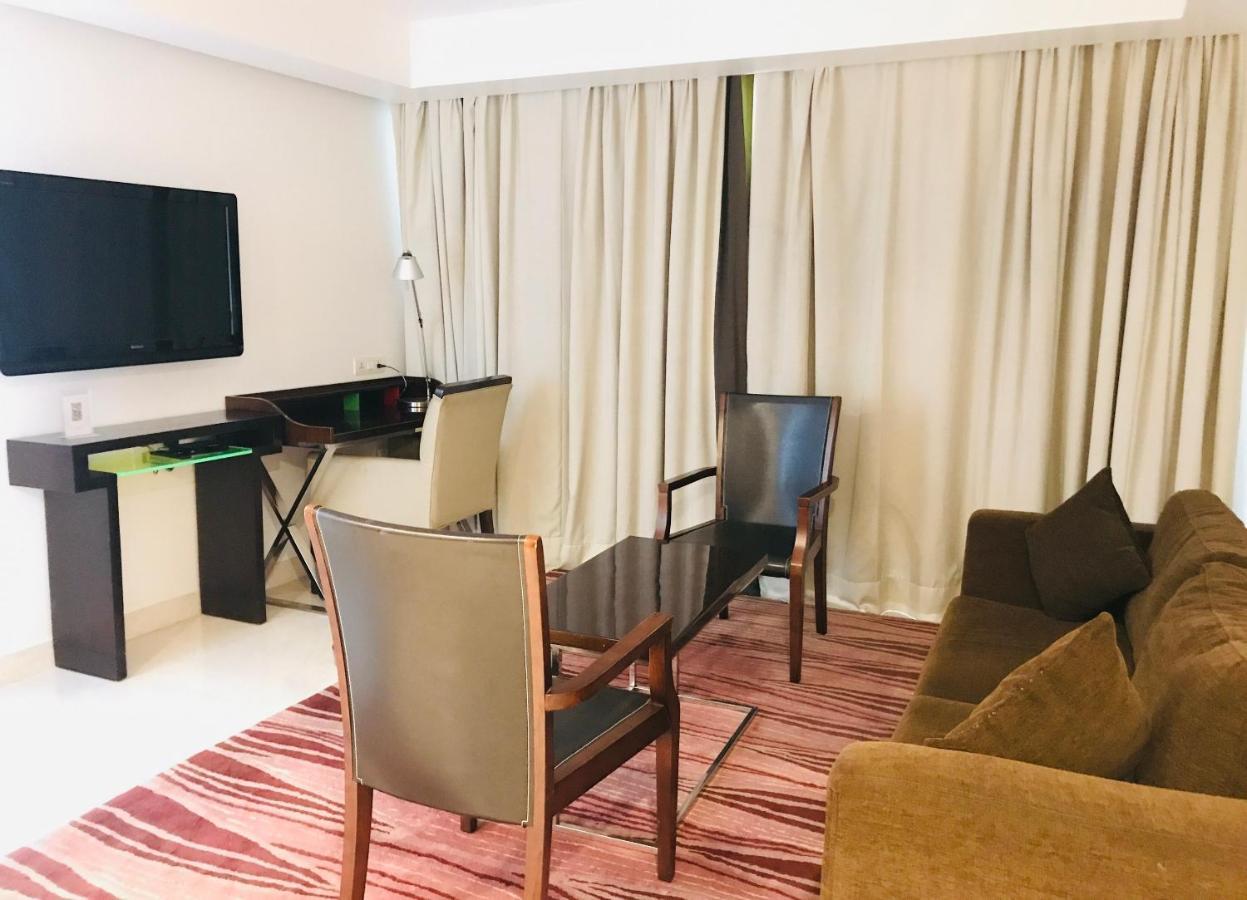 Golden Tulip City Centre Гургаон Экстерьер фото